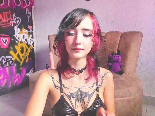 Kat_Moon webcam