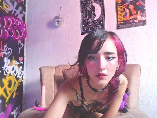 Kat_Moon webcam