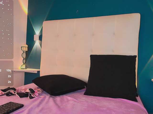 MiiaaCarter's BongaCams show and profile