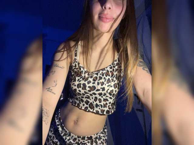 Vik-98's BongaCams show and profile