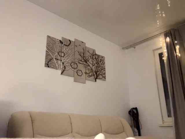 YasmineFrancher webcam