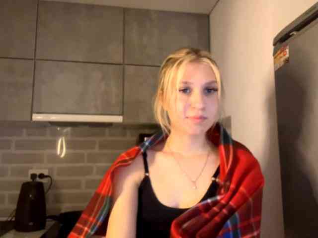 YasmineFrancher webcam