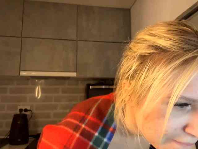 YasmineFrancher webcam