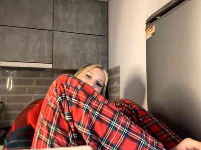 YasmineFrancher webcam