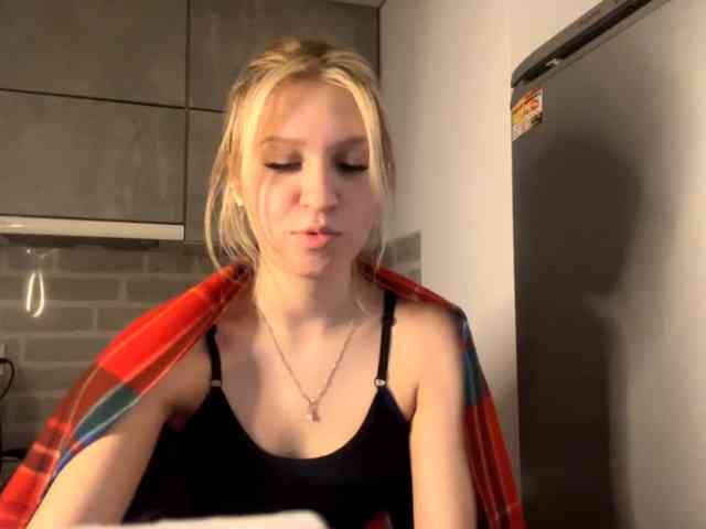 YasmineFrancher webcam