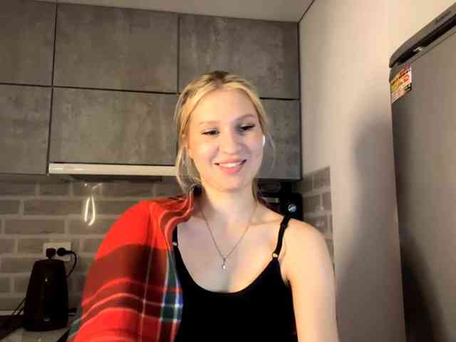 YasmineFrancher webcam