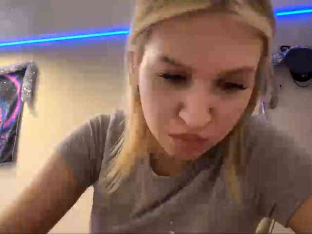 YasmineFrancher webcam