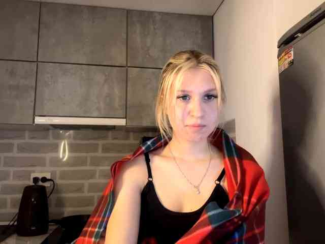 YasmineFrancher webcam