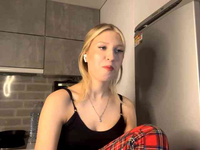 YasmineFrancher webcam