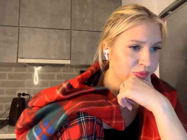 YasmineFrancher webcam