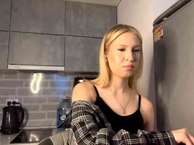 YasmineFrancher webcam