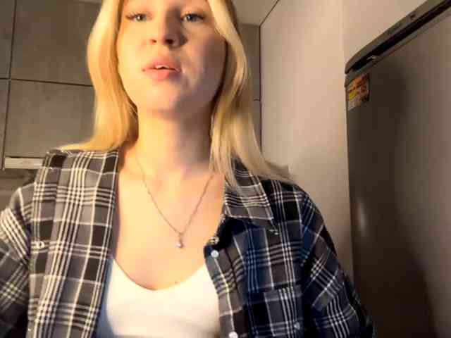 YasmineFrancher webcam