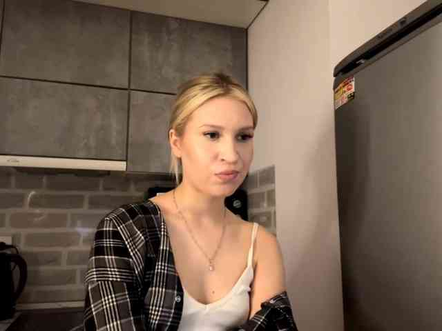 YasmineFrancher webcam