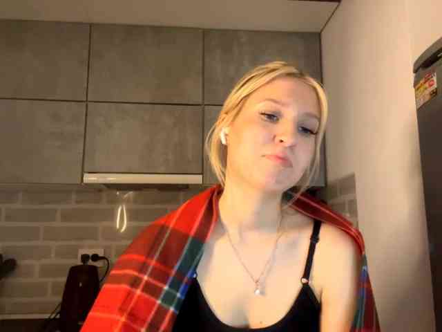 YasmineFrancher webcam