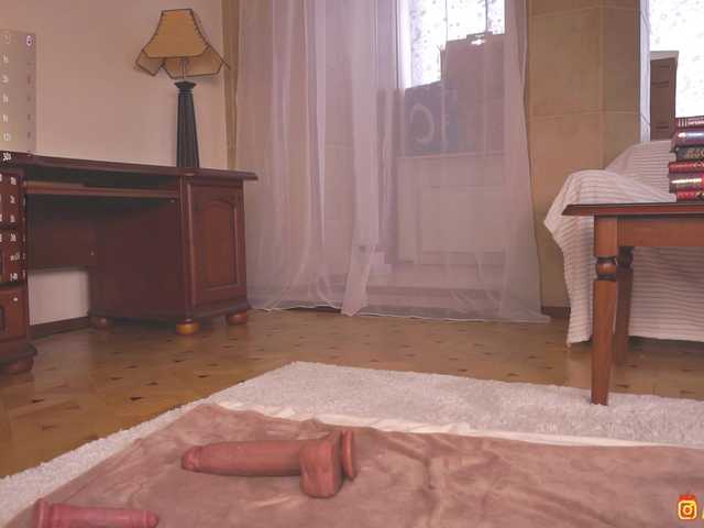 go to chat with Lana_Lee