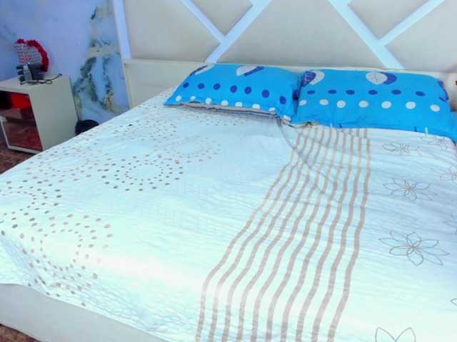 InnocentLooksex's BongaCams show and profile