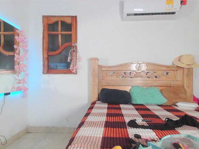 bratz-glloe's BongaCams show and profile