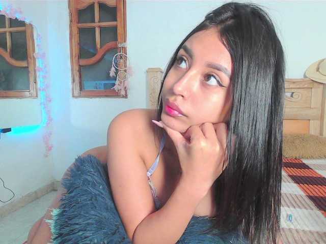 bratz-glloe's BongaCams show and profile