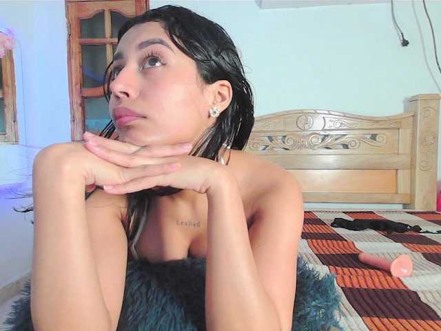 bratz-glloe's BongaCams show and profile