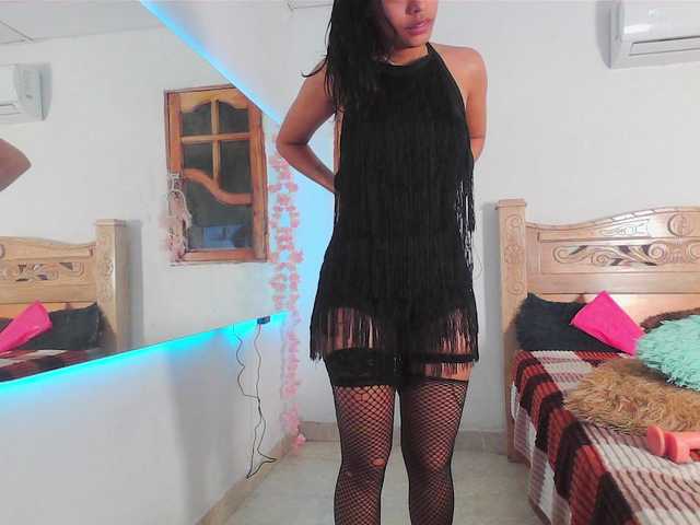 bratz-glloe's BongaCams show and profile