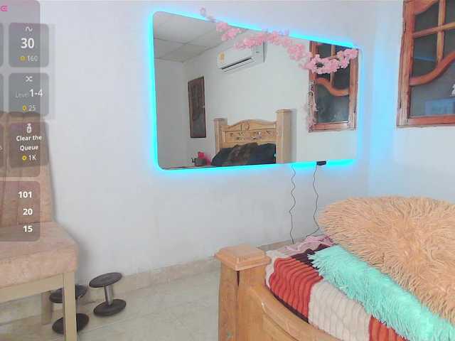 bratz-glloe's BongaCams show and profile