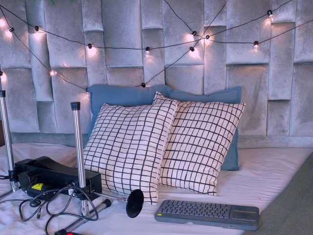 Mia-Anderson's BongaCams show and profile