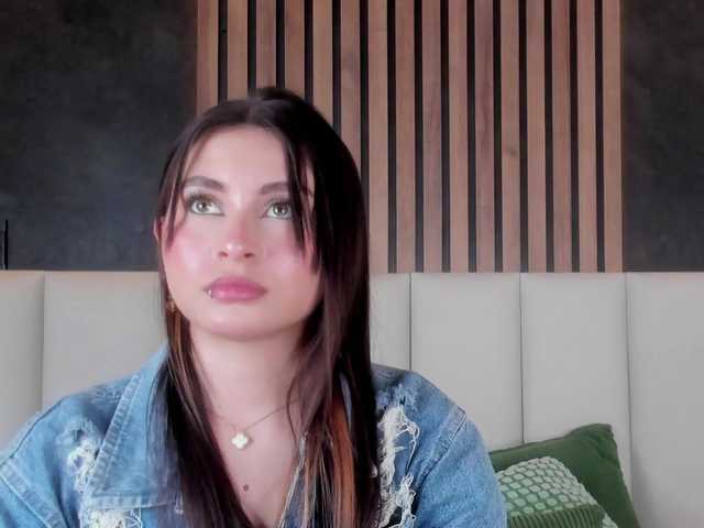 Mia-Anderson's BongaCams show and profile