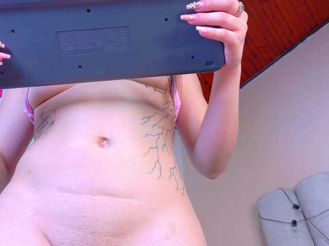 Mia-Anderson's BongaCams show and profile