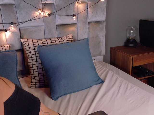 Mia-Anderson's BongaCams show and profile