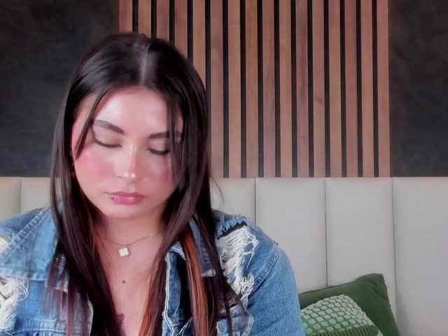 Mia-Anderson's BongaCams show and profile