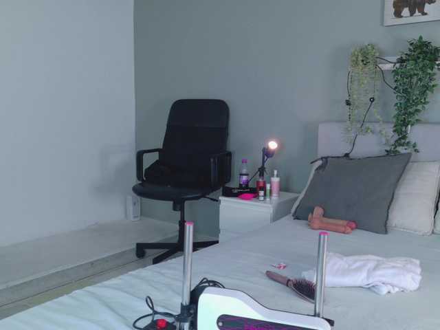 Mia-Anderson's BongaCams show and profile