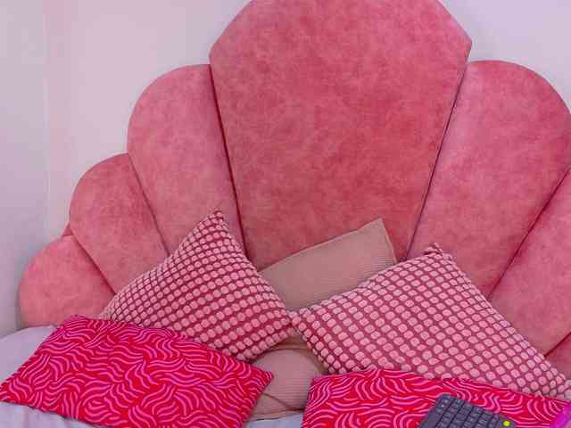 Mia-Anderson Mia-Anderson