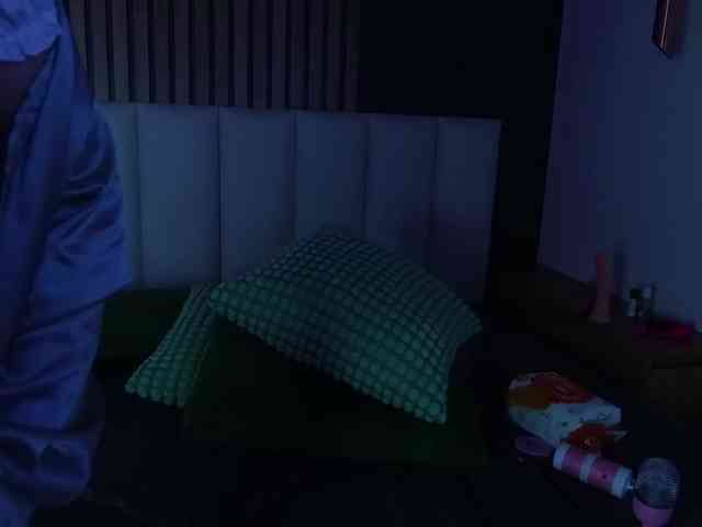 Mia-Anderson Mia-Anderson