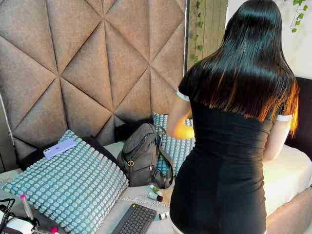 Mia-Anderson Mia-Anderson