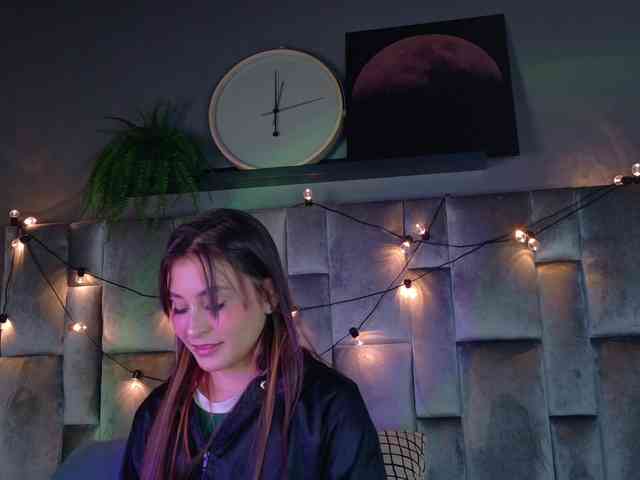 Mia-Anderson Mia-Anderson