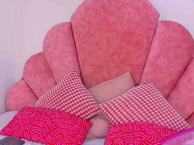 Mia-Anderson Mia-Anderson