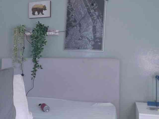 Mia-Anderson Mia-Anderson