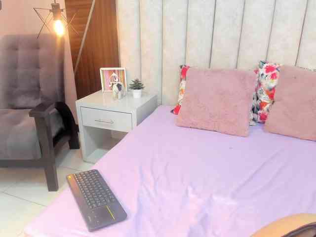 Abigail-Blaze webcam