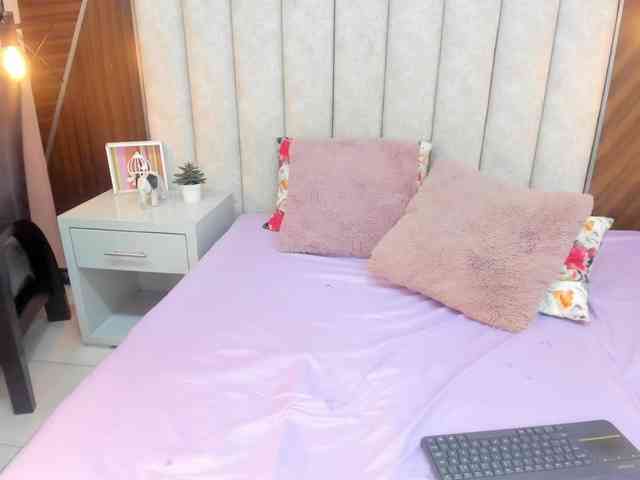 Abigail-Blaze webcam