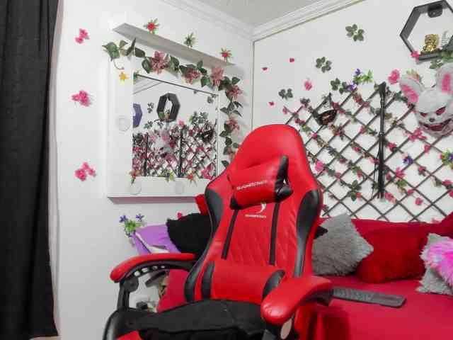 violetakarson webcam