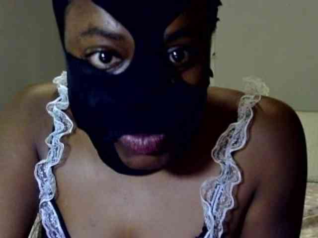 Maskedprincess25 webcam