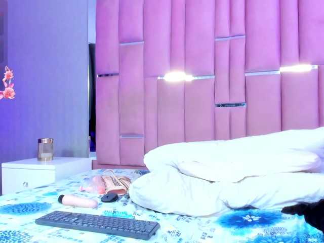 NikkiEvans's BongaCams show and profile