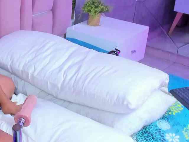 NikkiEvans Live Webcam on BongaCams