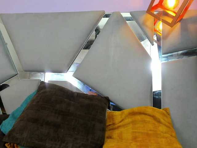 ALEXAANAL18's BongaCams show and profile