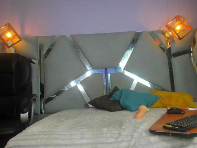 ALEXAANAL18's BongaCams show and profile