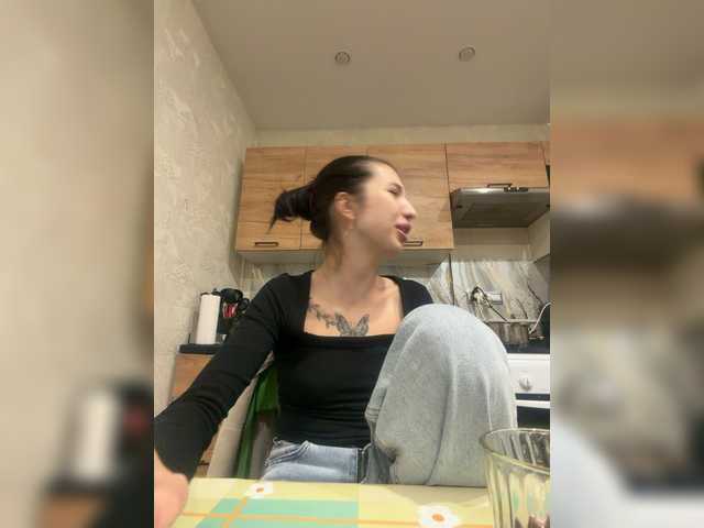 Dashulya999 – webcam model profile photo