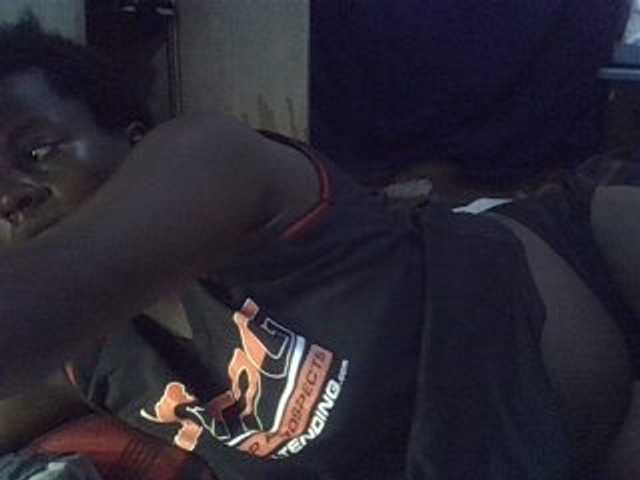 Lavella's BongaCams show and profile