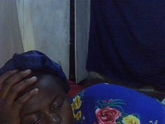 Lavella's BongaCams show and profile