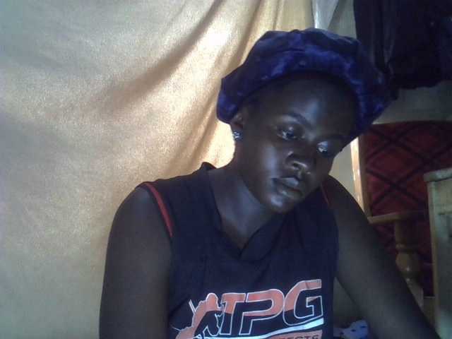 Lavella's BongaCams show and profile