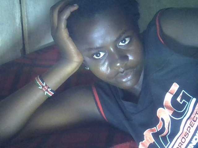 Lavella's BongaCams show and profile